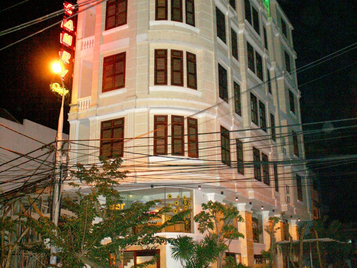 Camry Hotel Da Nang Exteriör bild
