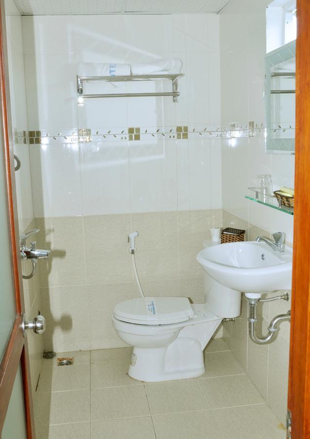 Camry Hotel Da Nang Exteriör bild